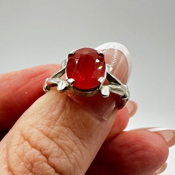 No Brand Jewelry - SALE!‎ Dyed faceted oval cut stone solitaire in silver tone ring!